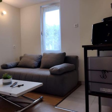 Cocooning 20m²/Garage-Box/24h/Le Mans Classic/GP/Oasis/Antarès/Parc des expositions Esterno foto