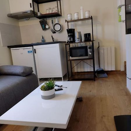 Cocooning 20m²/Garage-Box/24h/Le Mans Classic/GP/Oasis/Antarès/Parc des expositions Esterno foto