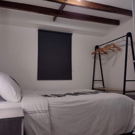 Cocooning 20m²/Garage-Box/24h/Le Mans Classic/GP/Oasis/Antarès/Parc des expositions Esterno foto