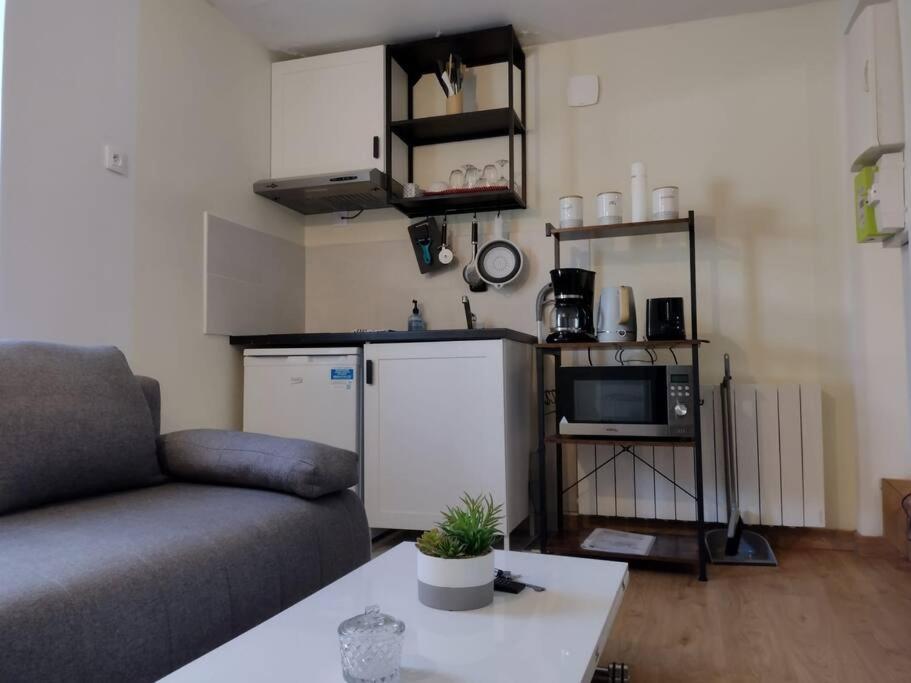 Cocooning 20m²/Garage-Box/24h/Le Mans Classic/GP/Oasis/Antarès/Parc des expositions Esterno foto